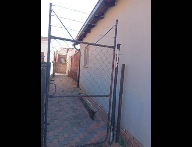 3 BEDROOM HOUSE FOR SALE IN DANVILLE EXT 5